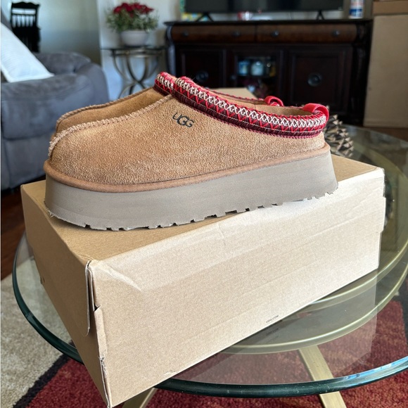 UGG Shoes - Ugg Tazz Chestnut Women’s 8